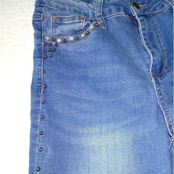 Sz 8 jeans rhinestones, stretch, slim - Picture 9 of 9